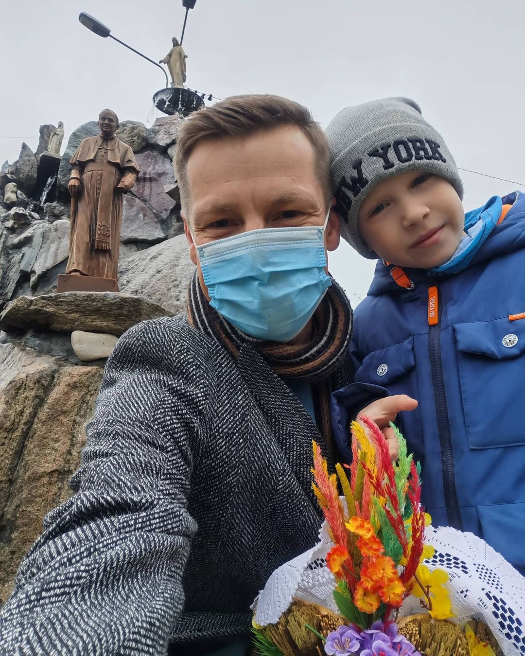 Marcin Mroczek - gwiazdy pokazują koszyczki na Wielkanoc 2021