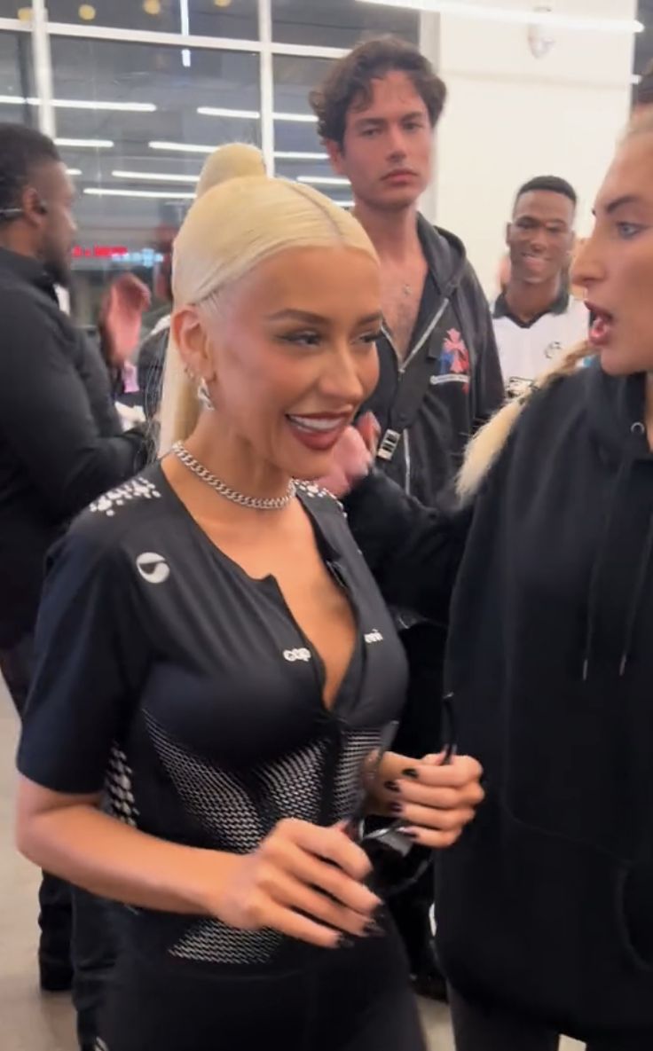 Christina Aguilera is losing weight visibly. Fans can't recognise her.