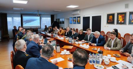 Narada sztabów kryzysowych w Płocku. Eksperci uspokajają: sytuacja na Wiśle jest stabilna