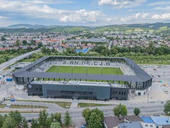 Tak prezentuje się wyczekiwany stadion Sandecji w Nowym Sączu. Prace w końcu na finiszu. Będzie wielkie otwarcie
