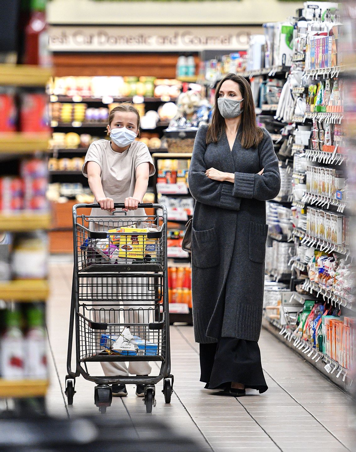 Angelina Jolie na zakupach z córką
