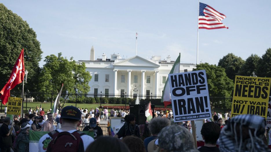 Temporary
WASHINGTON DC, UNITED STATES - JUNE 21: Demonstrators gathered outside of the Washington Post headquarters to protest ongoing attacks of Israel attacks on Gaza and Iran. Then activist march to White House on June 21, 2025 in Washington DC. Celal Gunes / Anadolu/ABACAPRESS.COM
AA/ABACA