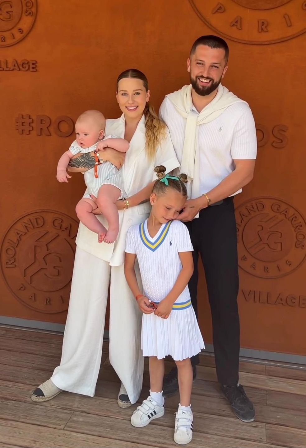 Andziaks i Luka z dziećmi na Rolland Garros