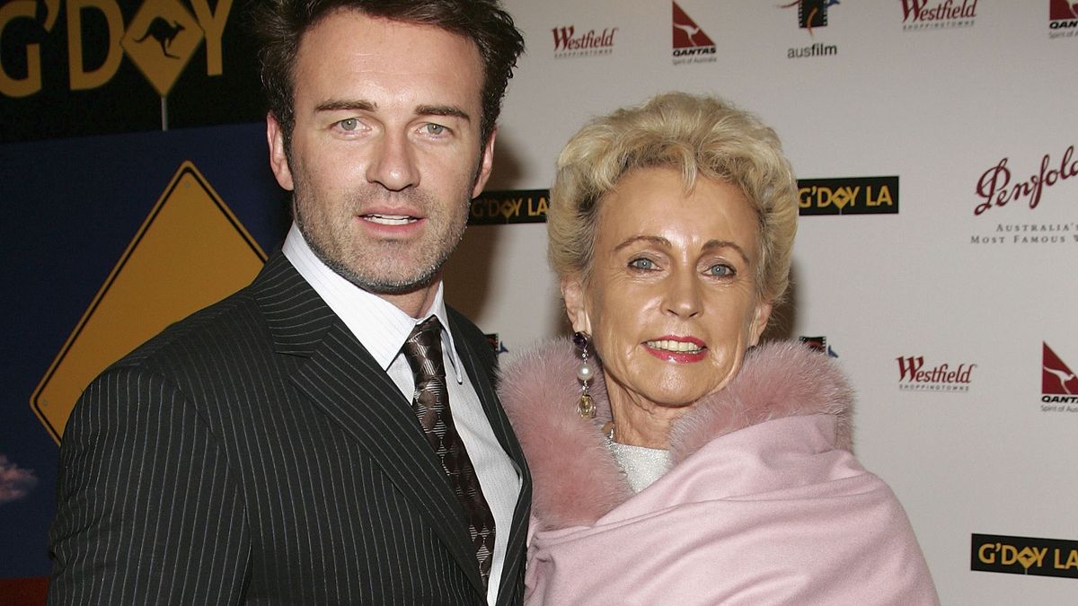 Julian McMahon z matką Lady Sonią McMahon 