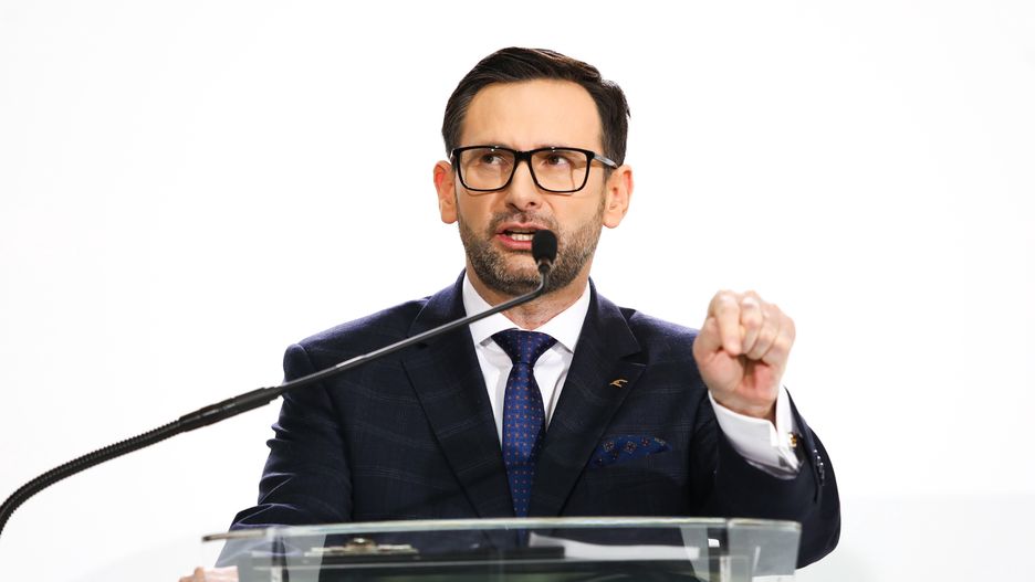 Daniel Obajtek
Warszawa, 28.02.2023. Prezes PKN Orlen Daniel Obajtek podczas konferencji prasowej w siedzibie PKN ORLEN w Warszawie, 28 bm. Konferencja dotyczy�a nowej strategii kierunk�w rozwoju Grupy Orlen. (sko) PAP/Tomasz Gzell
Tomasz Gzell
konferencja, orlen, pkn orlen, prezes