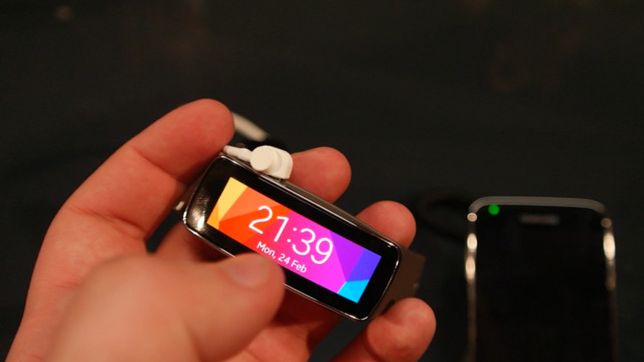 Gear Fit, czyli Samsung też stawia na lifelogging [pierwsze wrażenia] 1