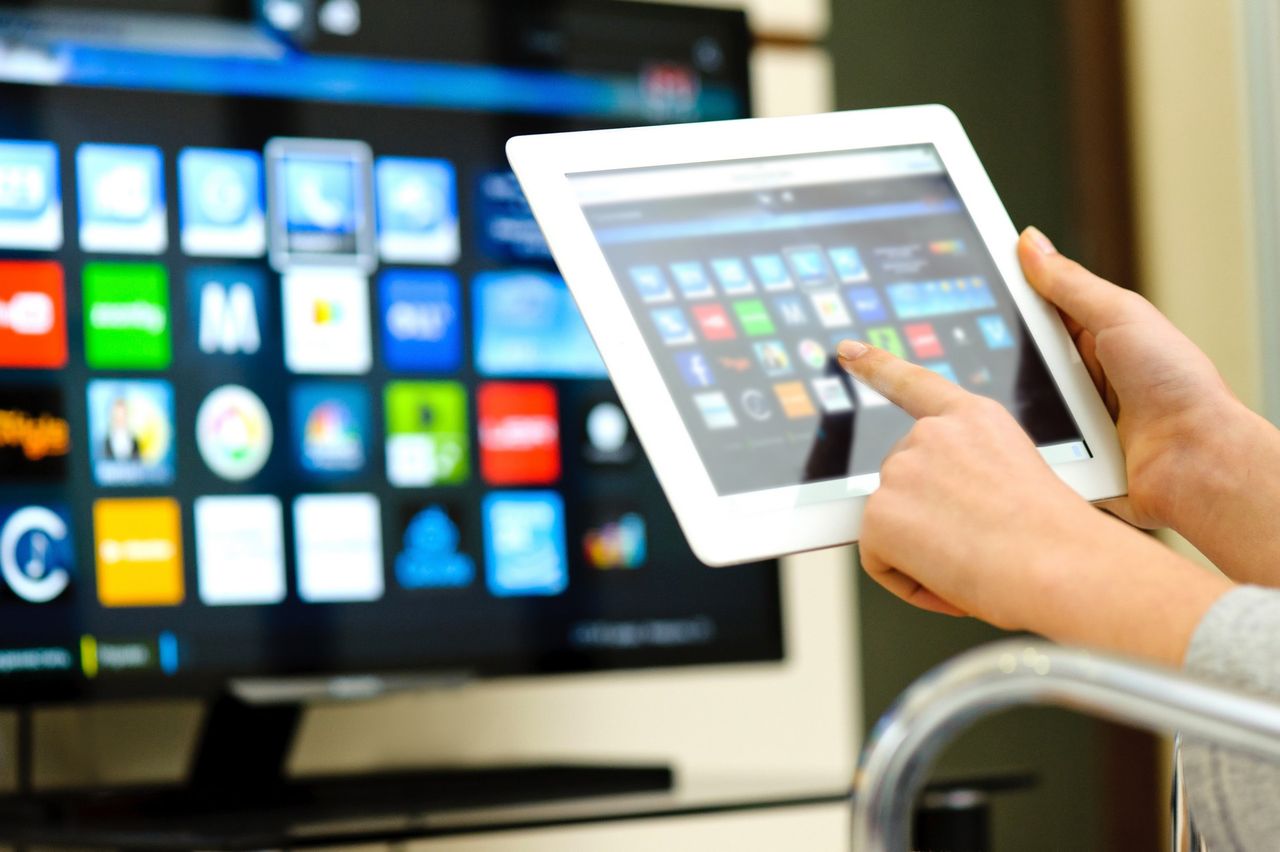 Każdy telewizor może być smart – najciekawsze przystawki smart TV