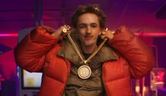 Klient jak hip-hopowiec reklamuje MojeM w McDonald’s