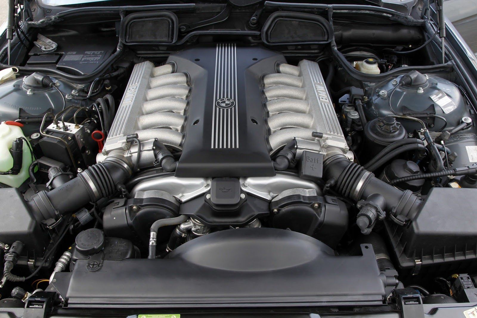 BMW Serii 7 V12