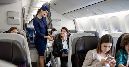 Stewardesa ujawniła częsty błąd pasażerów. To doprowadza załogę do szaleństwa