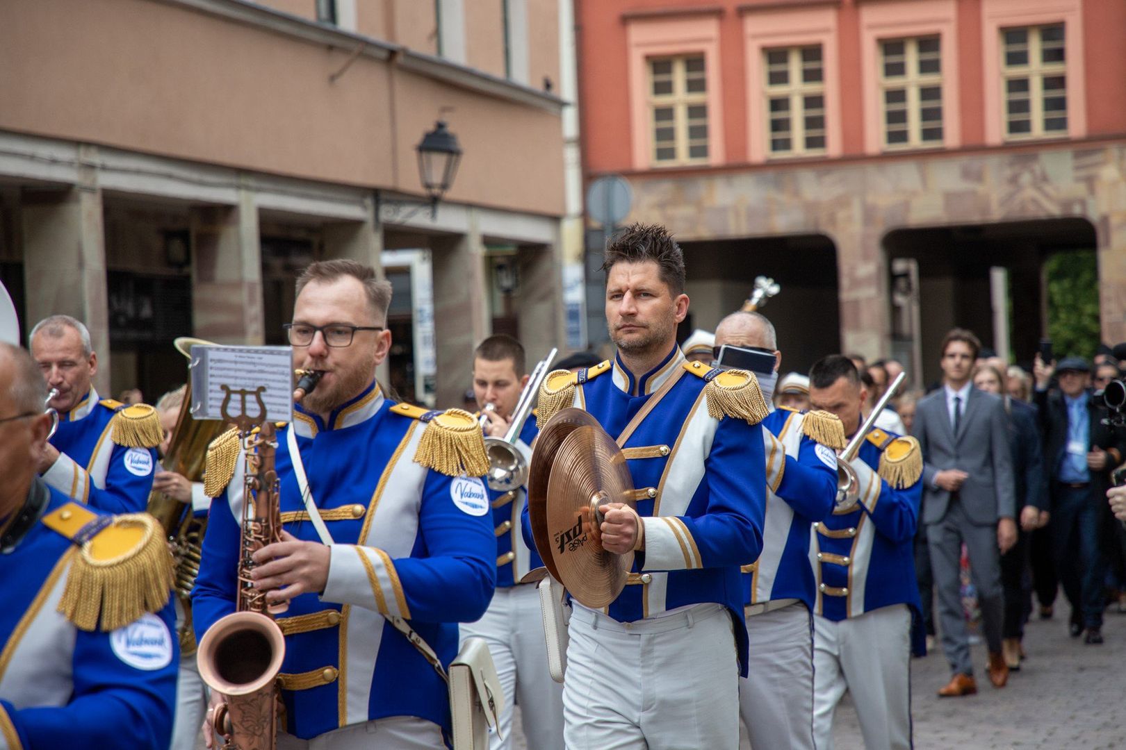 Na obrady Senatu, które umieszczono na Rynku Staromiejskim, zaproszono licznych gości.