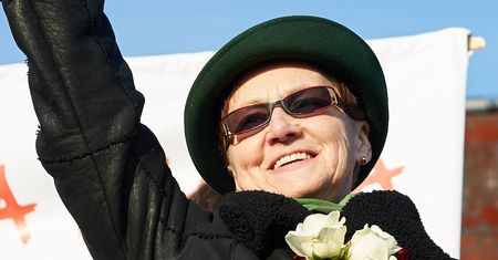 Danuta Wałęsa wspomina spotkanie z ojcem Rydzykiem. "Niemal ciągnął mnie za rękę"