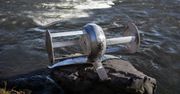 Prąd za darmo - turbina Idénergie. Wystarczy ją włożyć do płynącej wody