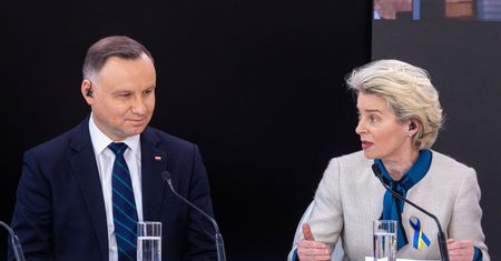 KE reaguje na "lex Tusk". Co może zrobić z Polską?