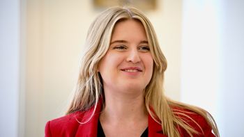 Najmłodsza posłanka w Sejmie WYSZŁA ZA MĄŻ! Aleksandra Kot zachwyciła romantyczną suknią. Kim jest jej wybranek? (FOTO)