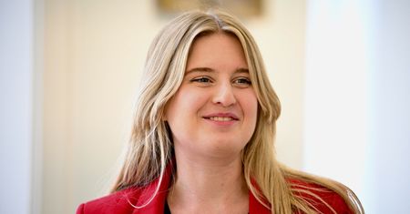 Najmłodsza posłanka w Sejmie WYSZŁA ZA MĄŻ! Aleksandra Kot zachwyciła romantyczną suknią. Kim jest jej wybranek? (FOTO)