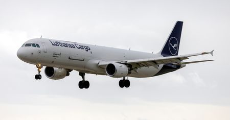 Lufthansa rozpycha się w Polsce. Chce wywozić cargo własnym samolotem