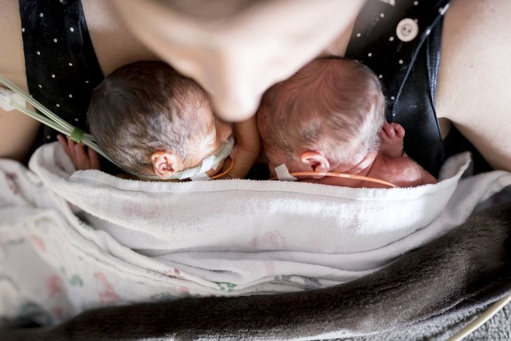 Pierwszy taki przypadek na świecie. Chorobę wykryto u dwóch braci z trojaczków