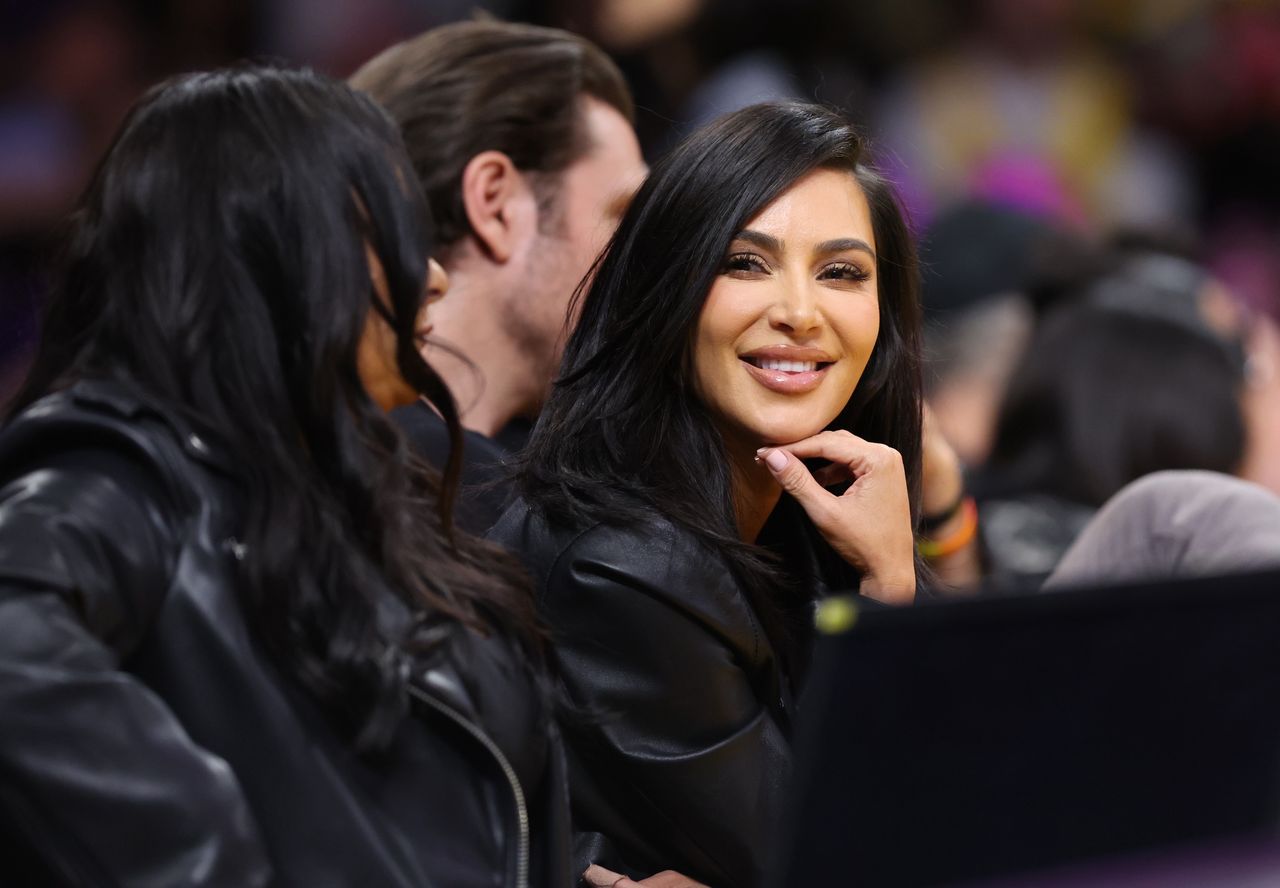 LOS ANGELES, CALIFORNIA - APRIL 9:  Celebrity Kim Kardashian attends a game between the Lakers and Warriors at Crypto.com Arena Tuesday. (Wally Skalij/Los Angeles Times via Getty Images)