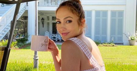 To najmodniejsze klapki nadchodzącego lata. Już pokazała się w nich nawet Jennifer Lopez