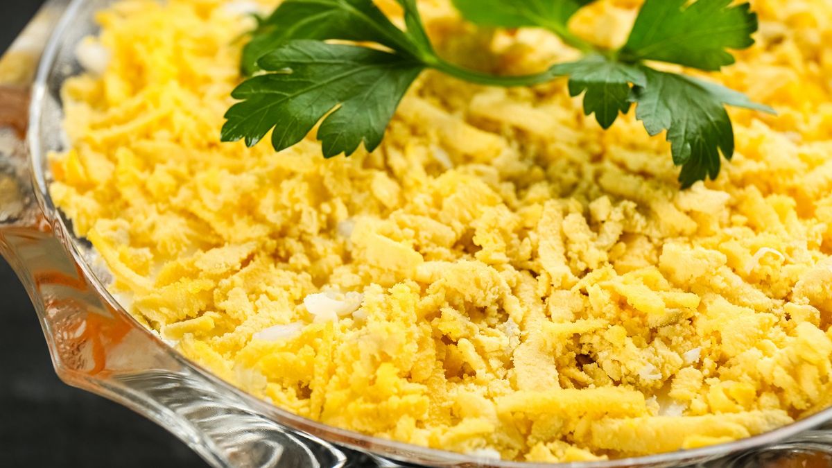 Sałatka milionera to prawdziwy hit.