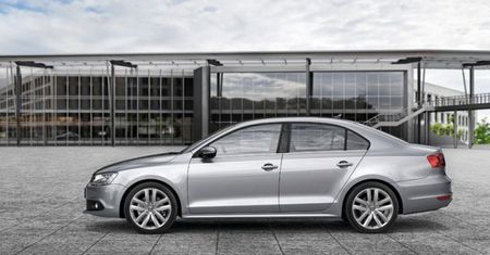 Hybrydowa Jetta i elektryczny koncept w Detroit