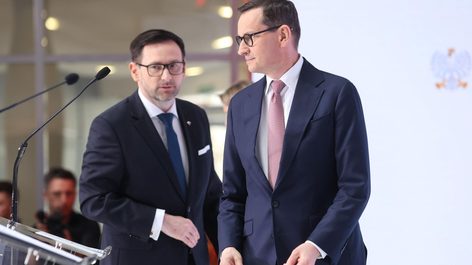 Prezes PKN Orlen Daniel Obajtek i premier Mateusz Morawiecki.