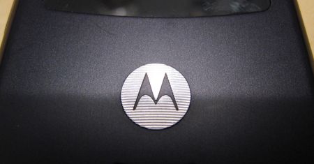 Motorola jeszcze nie jest w rękach Google'a. Kiedy wreszcie będzie i jak się trzyma?
