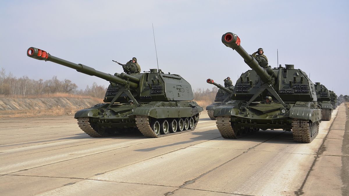 Nowy transport rosyjskich armatohaubic 2S19 Msta-S. Zmierza w kierunku ...