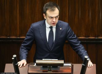 "Nie ma odwrotu". Minister finansów zabrał głos ws. rewolucji w fakturach