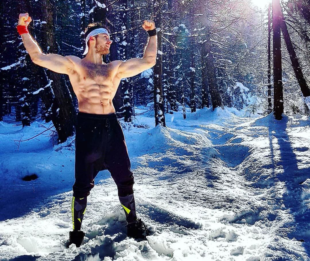 Mateusz pracuje jako trener personalny i strażak