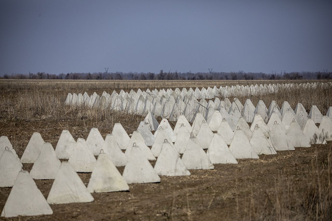 KHERSON, UKRAINE - MARCH 15: Ukraineinstalls 'dragon's teeth' barriers to slow and stop advance of Russian forces are seen as the war between Russia and Ukraine has been going on for the last two years, in Kherson, Ukraine on March 15, 2024. (Photo by Gian Marco Benedetto/Anadolu via Getty Images)