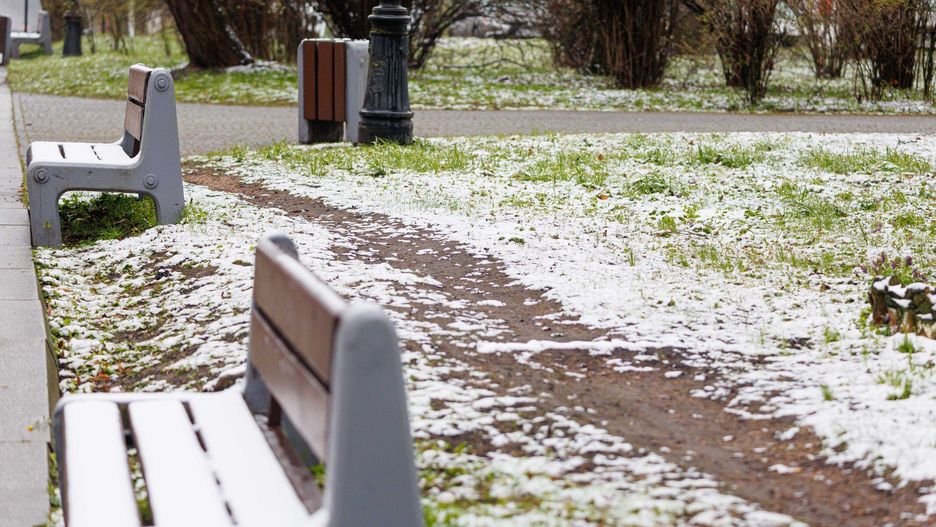 W pogodzie stagnacja - pochmurno, przelotny deszcz i lokalne burze