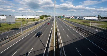 Wrocław. Spacerował po autostradzie A4. Trafił do więzienia