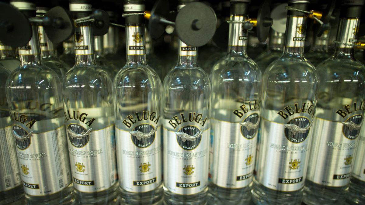 Niektóre domy towarowe w Wielkiej Brytanii nadal sprzedają rosyjską wódkę
