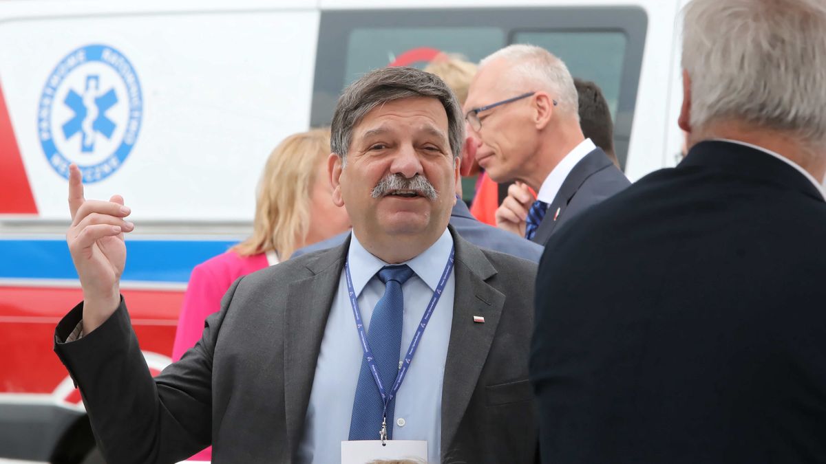 Poseł PiS Janusz Śniadek usilnie dąży do zaostrzenia zakazu niedzielnego handlu 