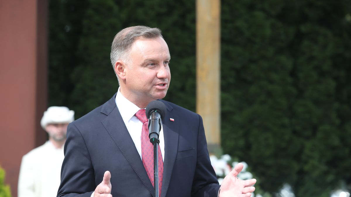 Formalnie stan wyjątkowy wprowadza prezydent, rząd jedynie o niego wnioskuje 