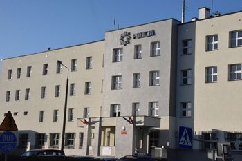 Stłuczki samochodowe, zerwane plakaty wyborcze i ukradziona doniczka. Komunikaty Komendy Powiatowej Policji w Malborku