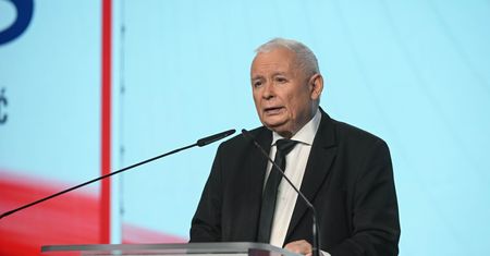 "To jest kolejne oszustwo". Kaczyński grzmi po decyzji ws. relokacji migrantów