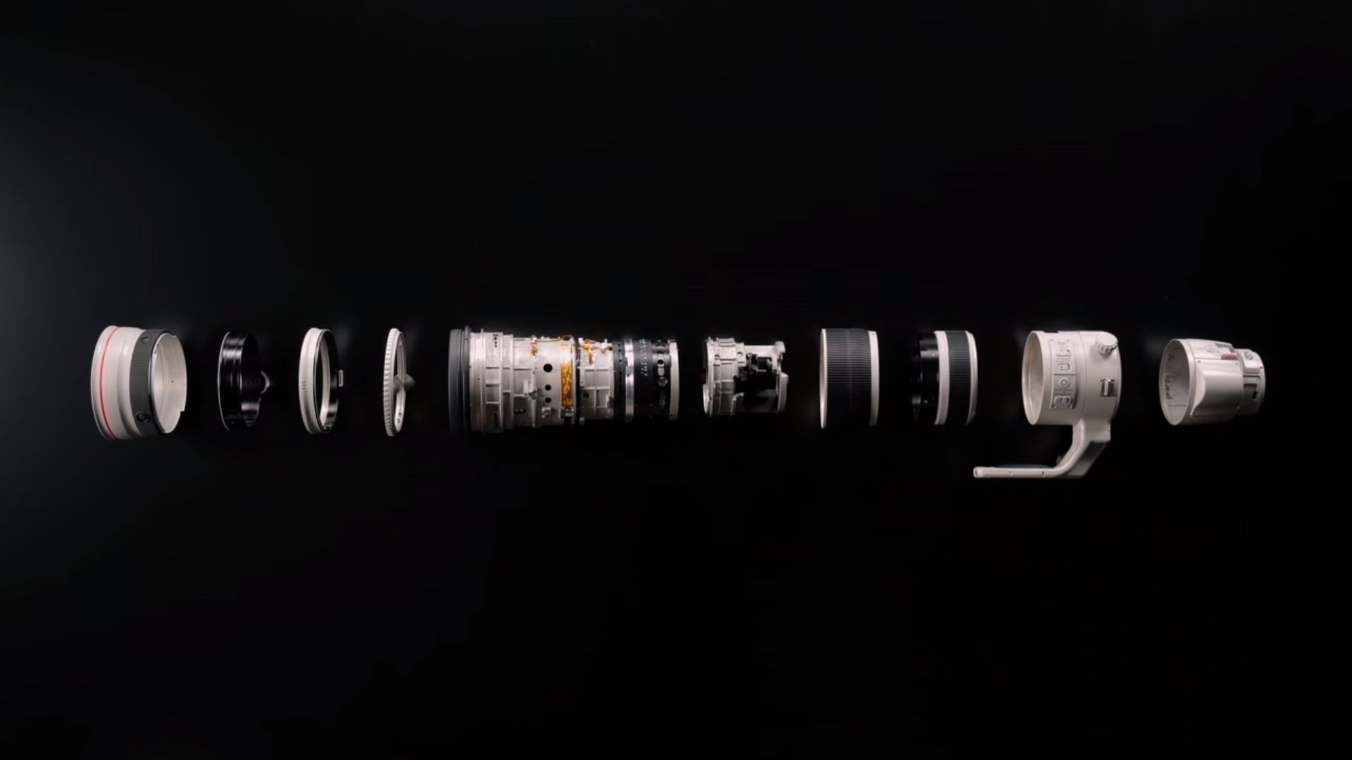 Rozłożyli na części obiektyw Canon 200-400mm f/4L IS USM za 40 tys. zł, aby zobaczyć co jest w środku 3