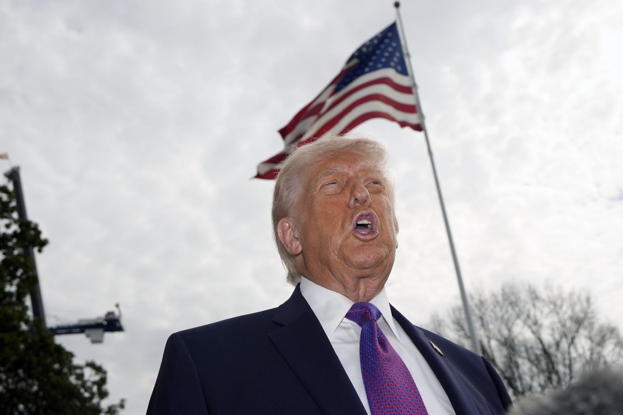 Trump o cenach ropy i Iranie: zarabiamy krocie