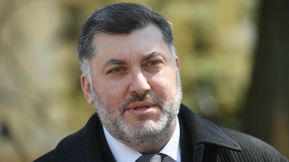 Artur Dziambor z Konfederacji twierdzi, że paszport covidowy niezgodny jest z konstytucją
