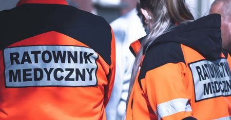Zaatakował ratownika medycznego gaśnicą. Był pijany