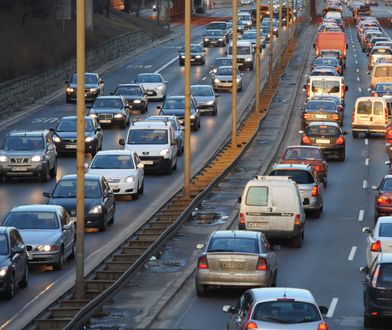 Warszawa. Na Moście Łazienkowskim zderzyło się pięć samochodów