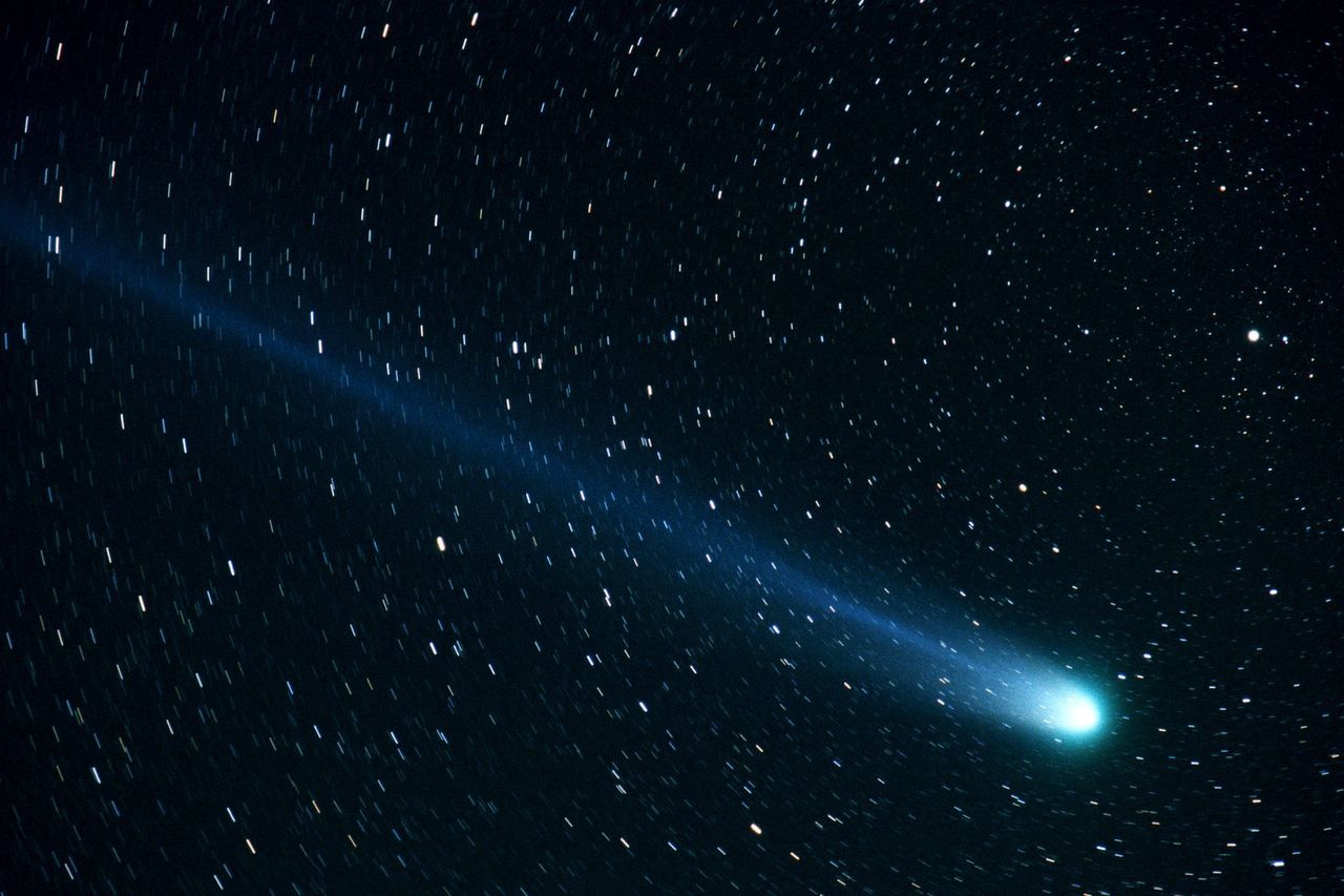 Hyakutake was visible near the north celestial pole.