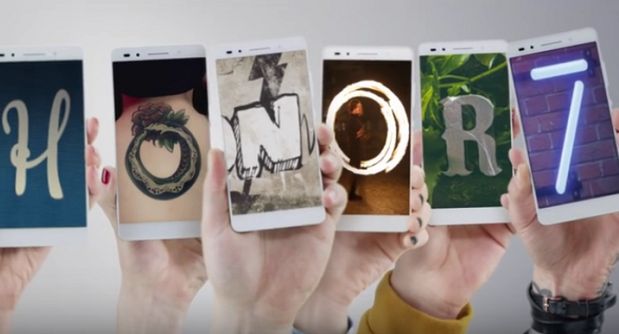 „Miej odwagę. Bądź sobą” - Huawei reklamuj Honor 7 (wideo)