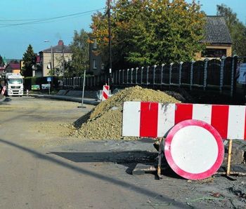 Przebudowa kilkuset metrów drogi w Marklowicach za prawie 560 tysięcy złotych. Czy cena ta nie jest aby za wysoka? Powiat odpowiada