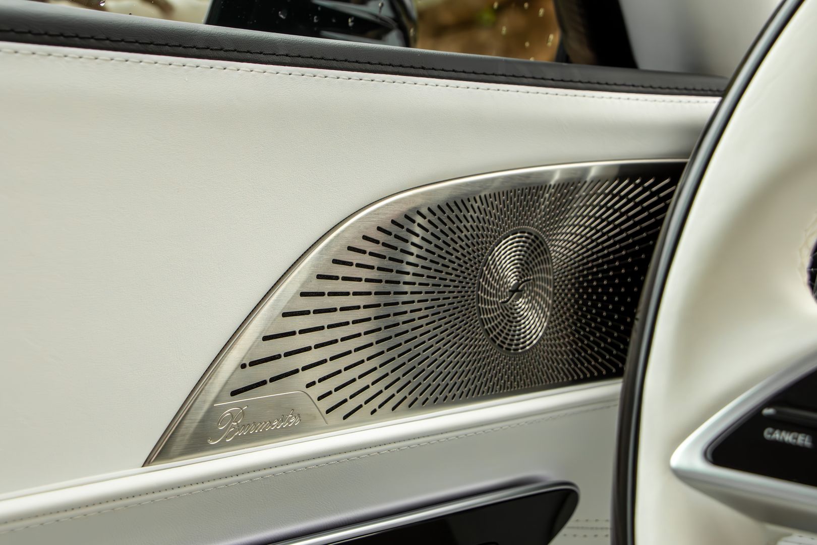 Mercedes-Maybach SL 680