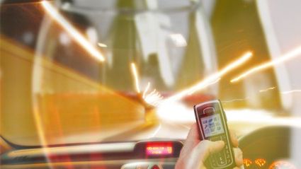 Nastolatki częściej niż nastolatkowie piszą SMS-y podczas jazdy 1