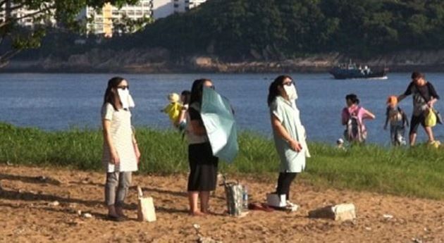 Nowy kontrowersyjny trend. Odżywiają się słońcem